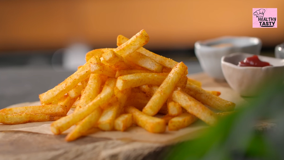 French Fries Recipe: सिर्फ 10 मिनट में घर पर बनाएं कुरकुरे फ्रेंच फ्राइज!